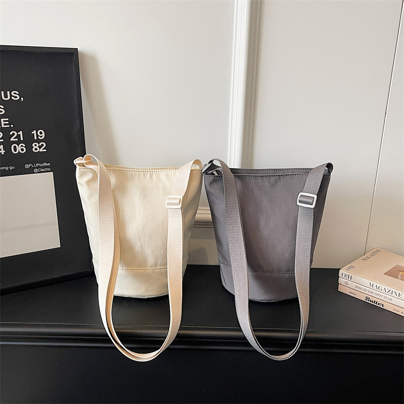 Сумка-тоут с индивидуальным ло – обзор и цена Women Bags Logo