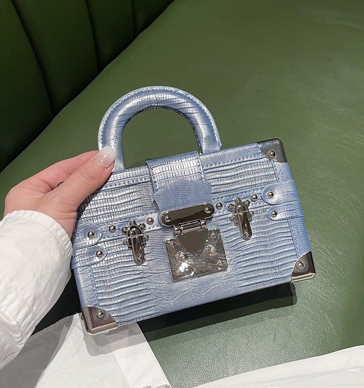 Модная дизайнерская сумка для  – обзор и цена Women Bags Logo